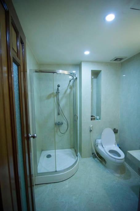 123 Apartment In Bui Vien Street, District 1 Хошимин Экстерьер фото
